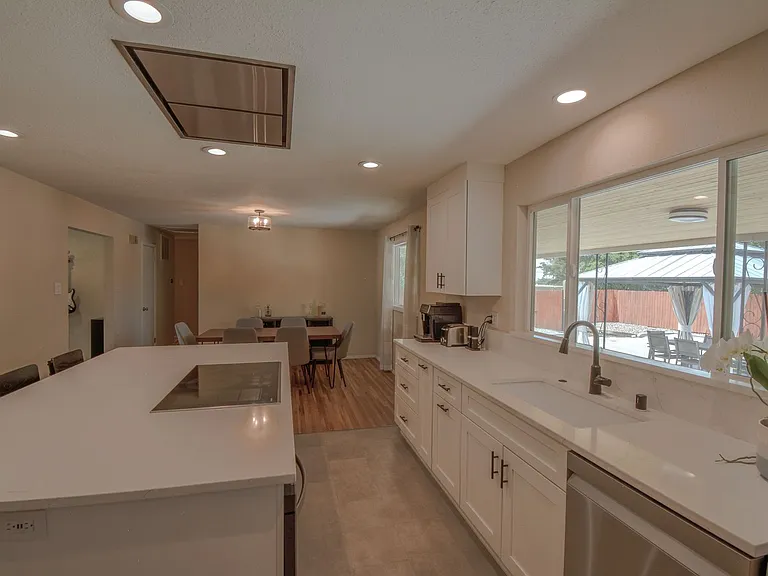 9501 Arvilla Ave NE — Photo 13