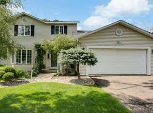 2954 McKinley Dr, Woodbury, MN 55125