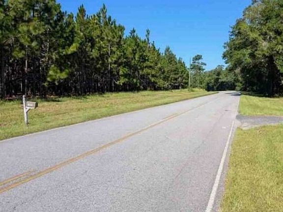 Exterior Neighborhood (street photo)
