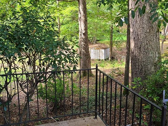 5th image of 114 Shadowwood Ct