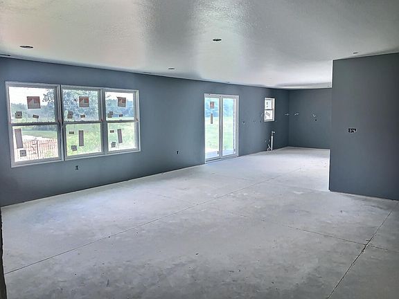 3rd image of 206 E Prestige Dr