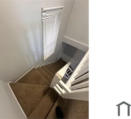 558 Holbrook St — Photo 12