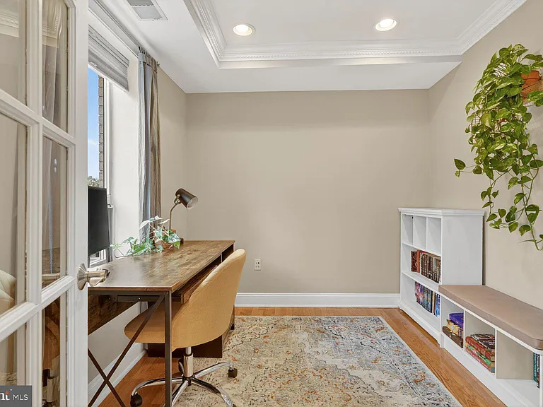 712 Marietta Pl NW #204 — Photo 8