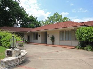 3 Longfellow Cir, Little Rock, AR 72207