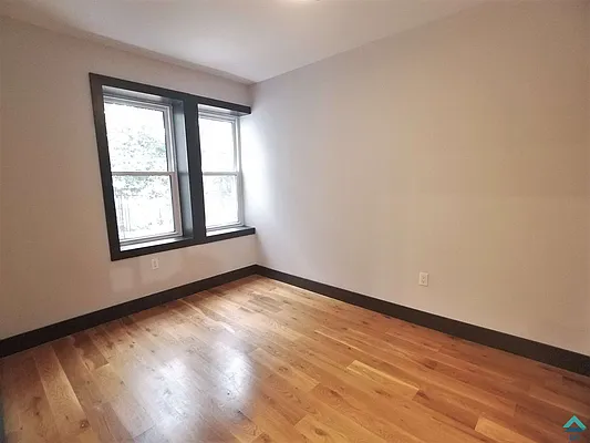 Rented by EXR | media 5