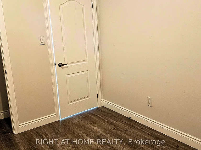 95 Bonnieglen Farm Blvd — Photo 11