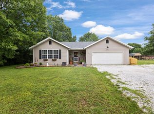 300 Rockytop Ln, Ozark, MO 65721