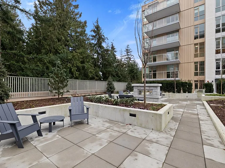 2325 Emery Ct #204 — Photo 23