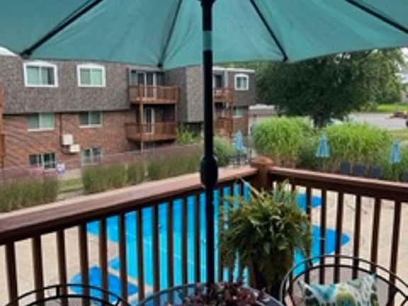 2nd image of 1141 Lantern Sq #1143-08