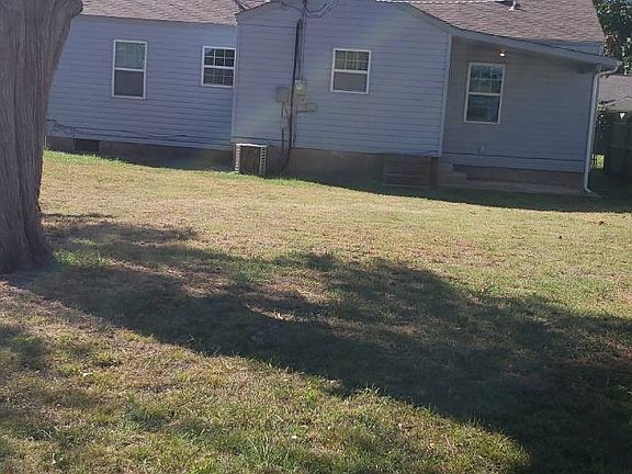 2nd image of 1103 Evergreen Dr