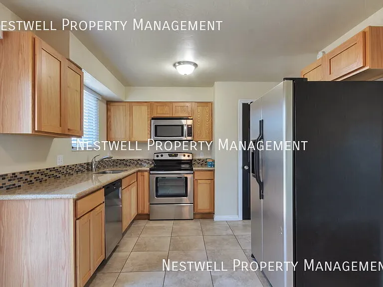 5676 S 3525 W — Photo 3