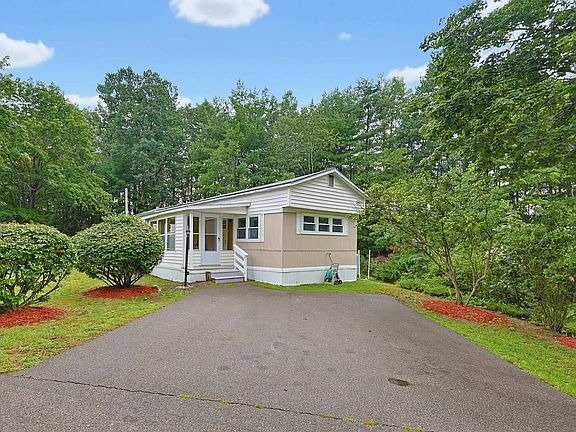 2nd image of 49 Ridgefield Drive