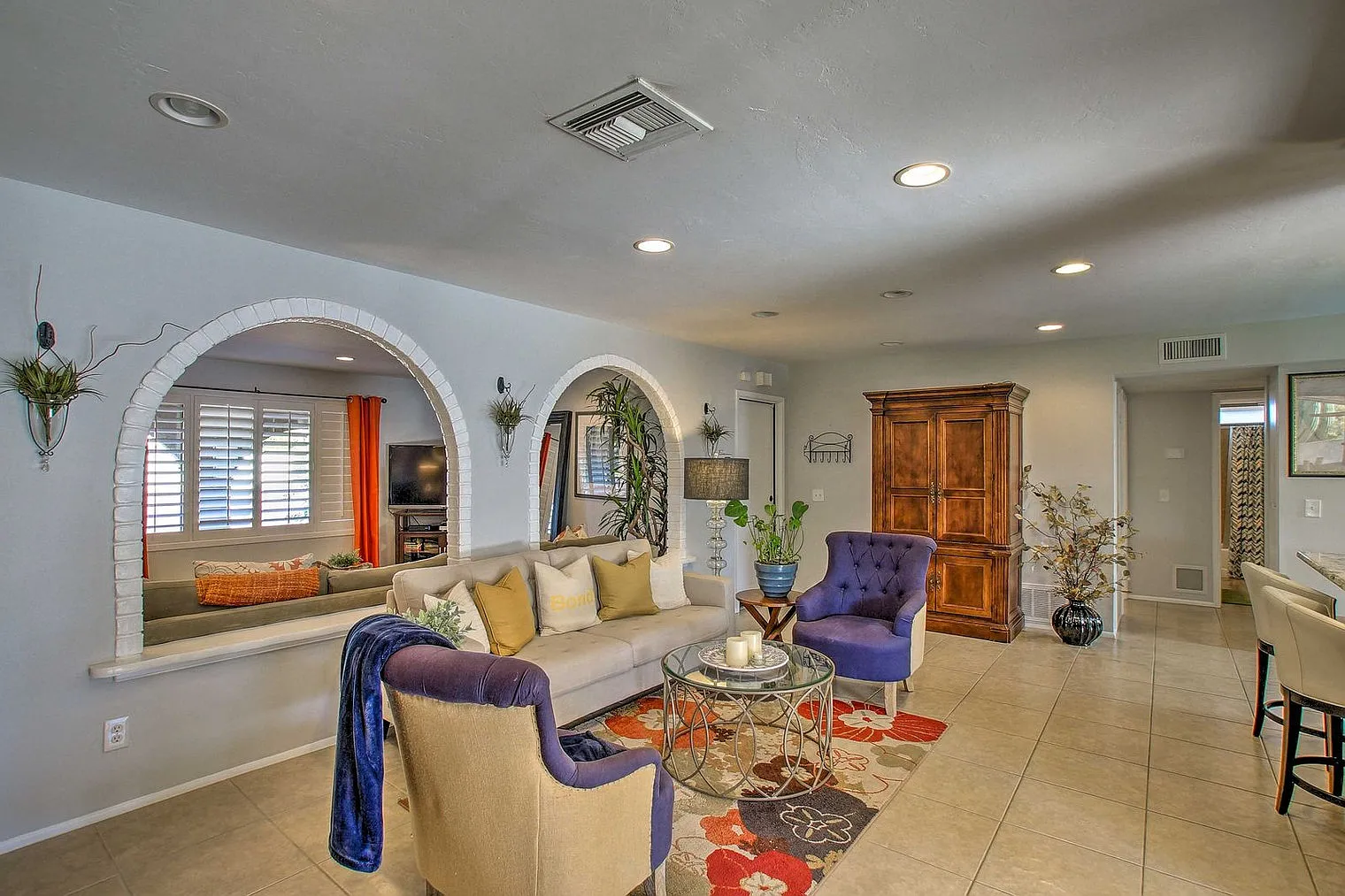 3 bed, 2.0 bath, 1614 sqft, $4,432 — Photo 2
