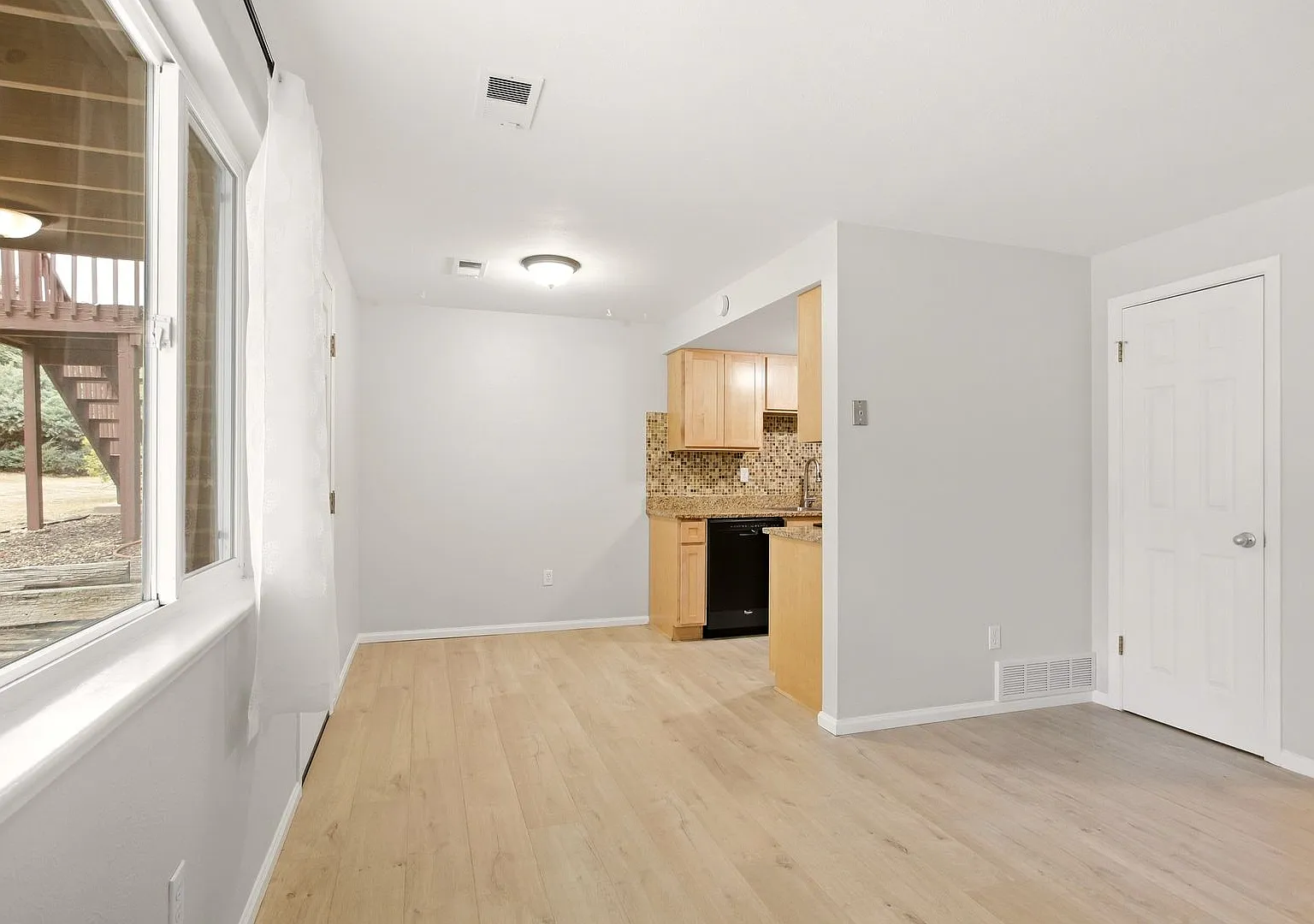 3-Bed 2-Bath Townhome In Central Lafayette. New Paint & New Flooring. Remodelled Bath. Private Deck. — Photo 2