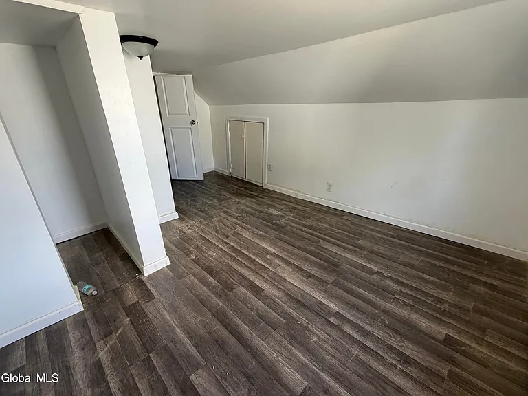 9 O'Connell St — Photo 7