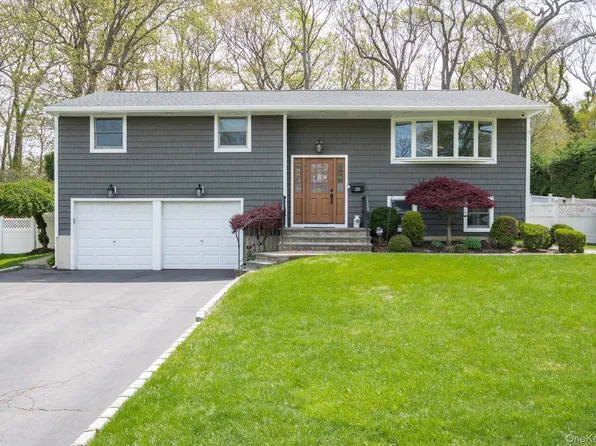 25 Fisher Road, Commack, NY 11725