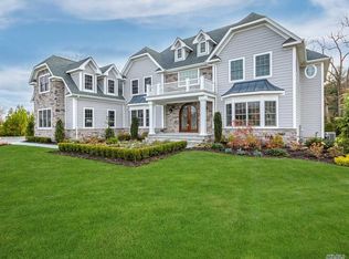 8 Enclave Ct, Dix Hills, NY 11746