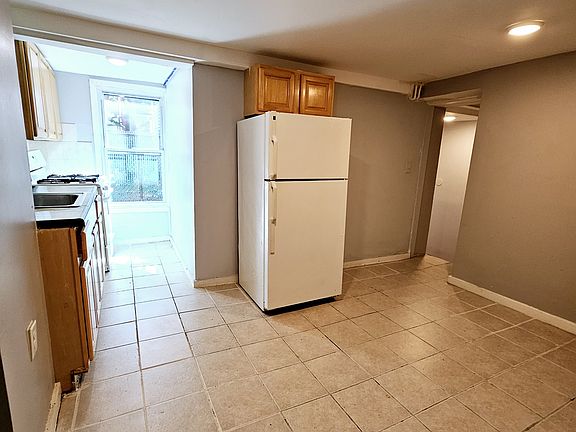 4th image of 114 Linden Ave