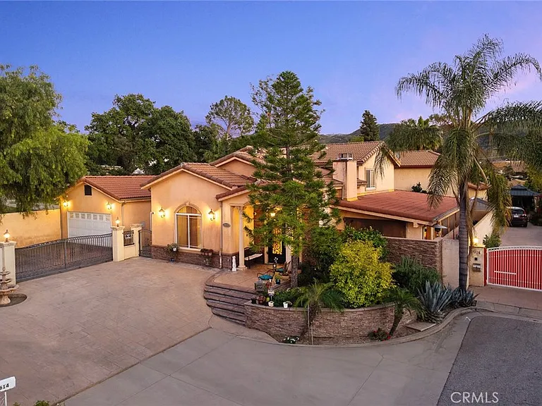 10610 Oak Tree Way — Photo 2