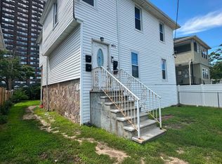 401 Beach 30th St, Far Rockaway, NY 11691