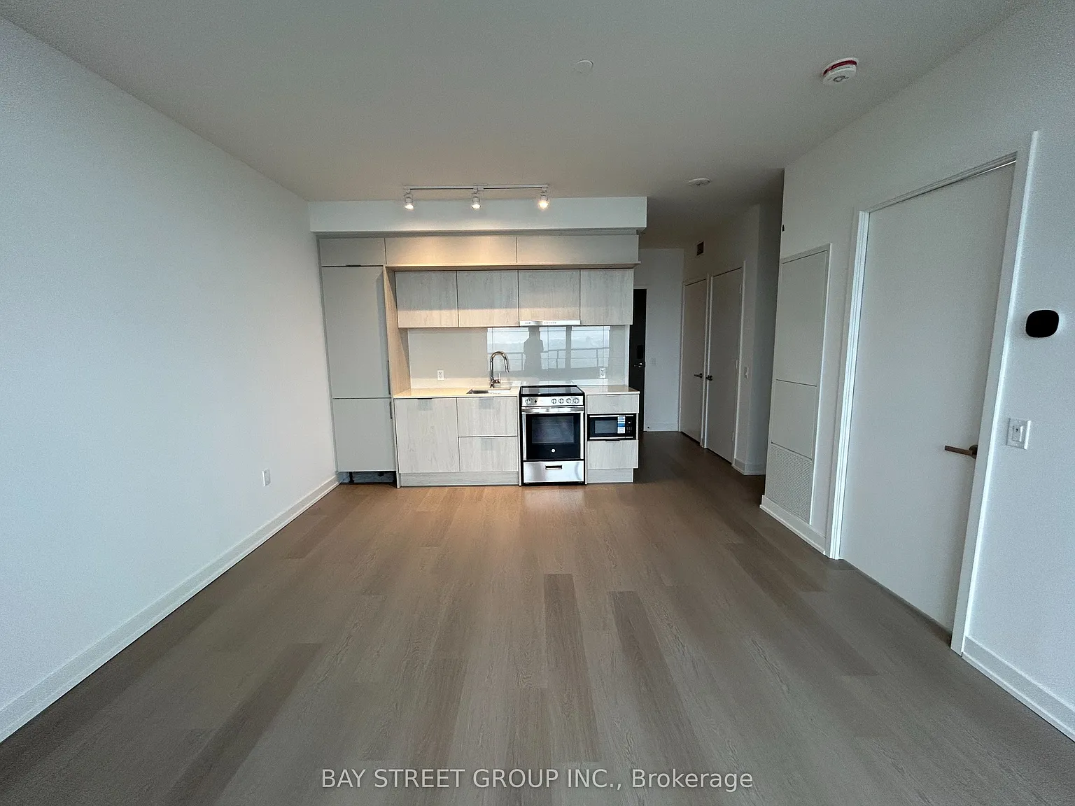 1 bed, $2,350 — Photo 4