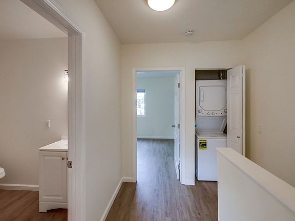 3rd image of 660 N Hickory St #B