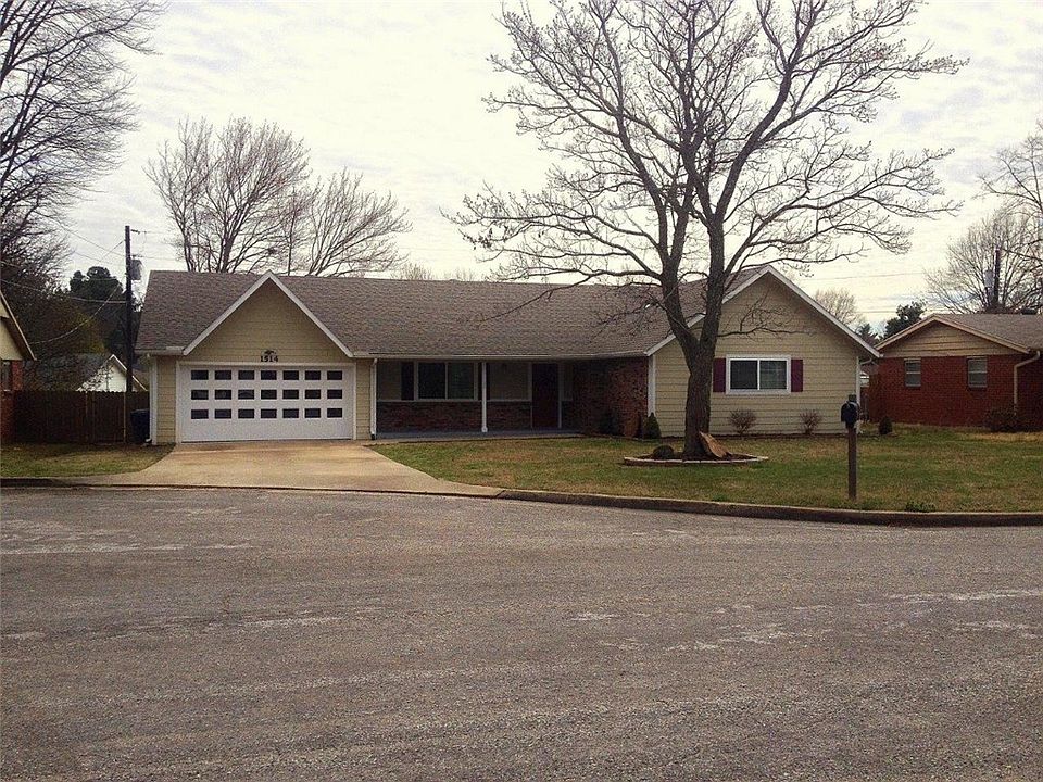 1st image of 1514 W Ash St
