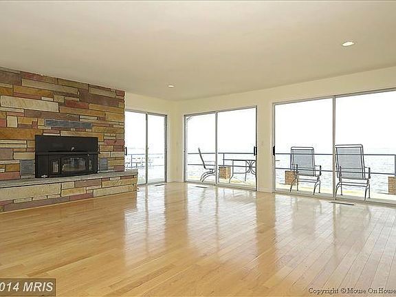 4th image of 1359 Oak Ave