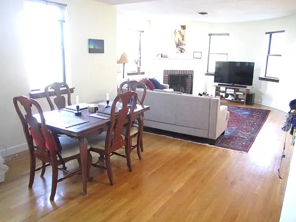 Building Photo - 100 Riverway #5
