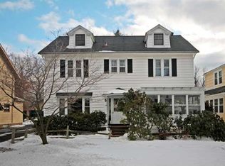 239 Chestnut Hill Dr, Rochester, NY 14617