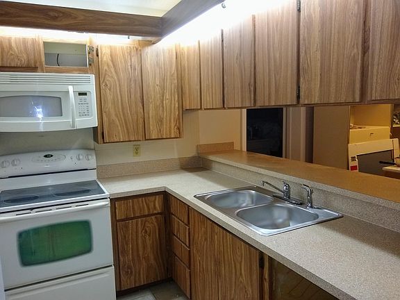 3rd image of 1504 Whitehall Dr APT 102