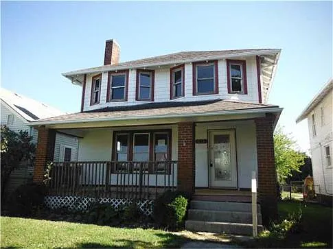 572 Larcomb Ave photo 1