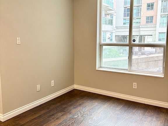 3rd image of 323 Richmond St E #201