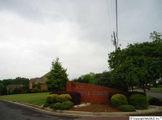 707 Saint Andrews Ln, Albertville, AL 35951