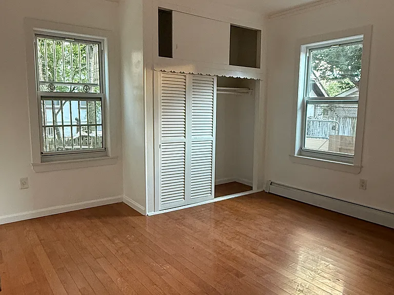 145th Pl — Photo 3