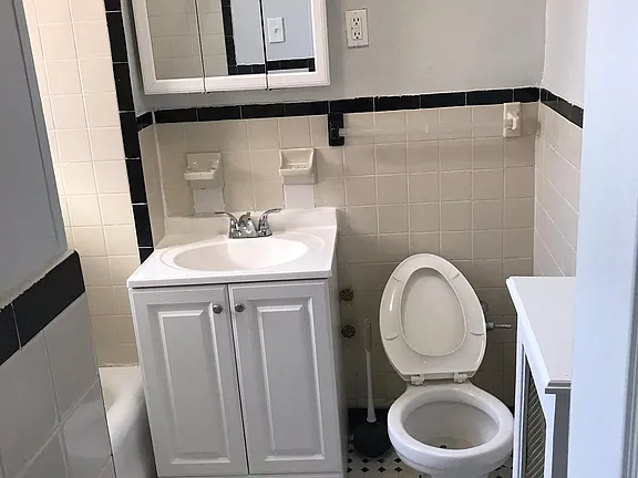 1 Bedroom at 372 Park Ave #2, East Orange NJ — photo 7