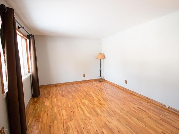 4th image of 2200 Hamelon St