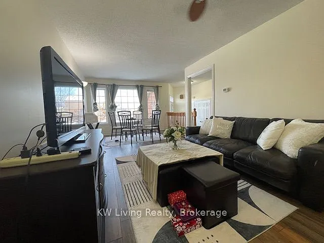 93 Sunbird Blvd #UPPER — Photo 8