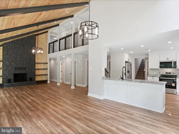 615 Panorama Dr, Martinsburg, WV 25403