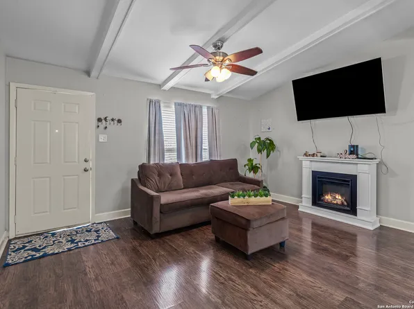 5151 Village Green, San Antonio, TX 78218