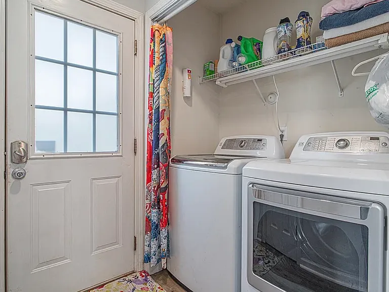 316 Anna St — Photo 16