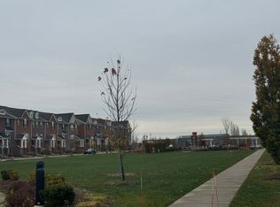 47757 Hillcrest Dr, Northville, MI 48168