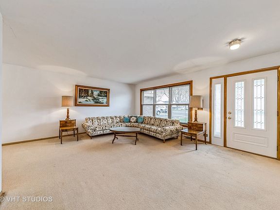 2nd image of 510 Lillian Ln