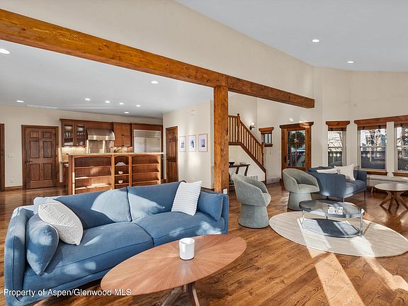 4th image of 225 Juniper Ct
