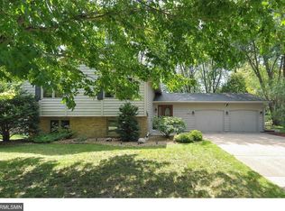 6511 Bluebird Dr N, Maple Grove, MN 55369