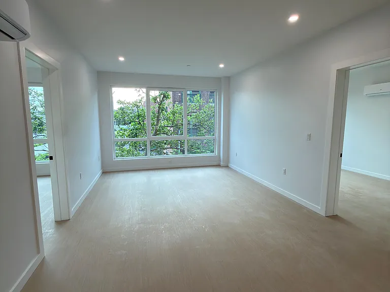 75 Webster St #4D — Photo 7