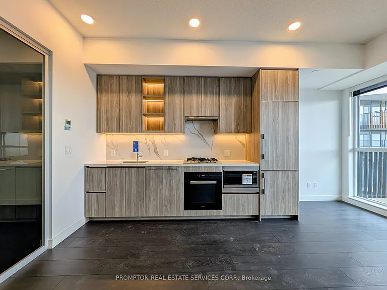 18 Esther Shiner Blvd #653 — Photo 2