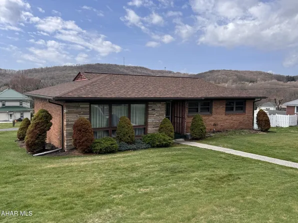 1465 3rd St, Nanty Glo, PA 15943