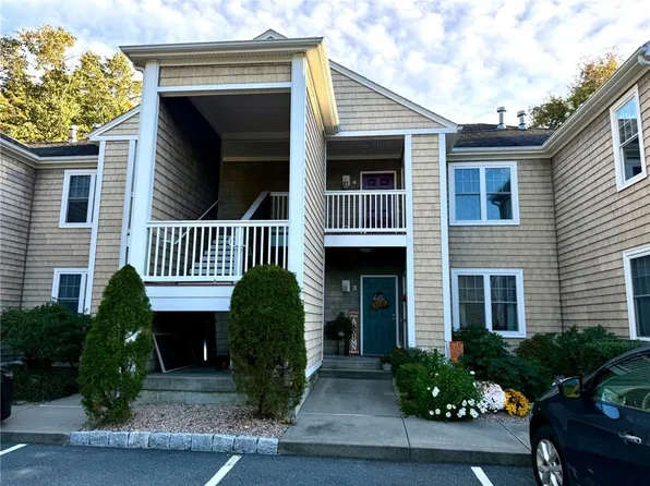 70 Turner St #B4, Warwick, RI 02886