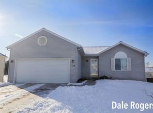 113 Pine Meadow Dr, Belding, MI 48809